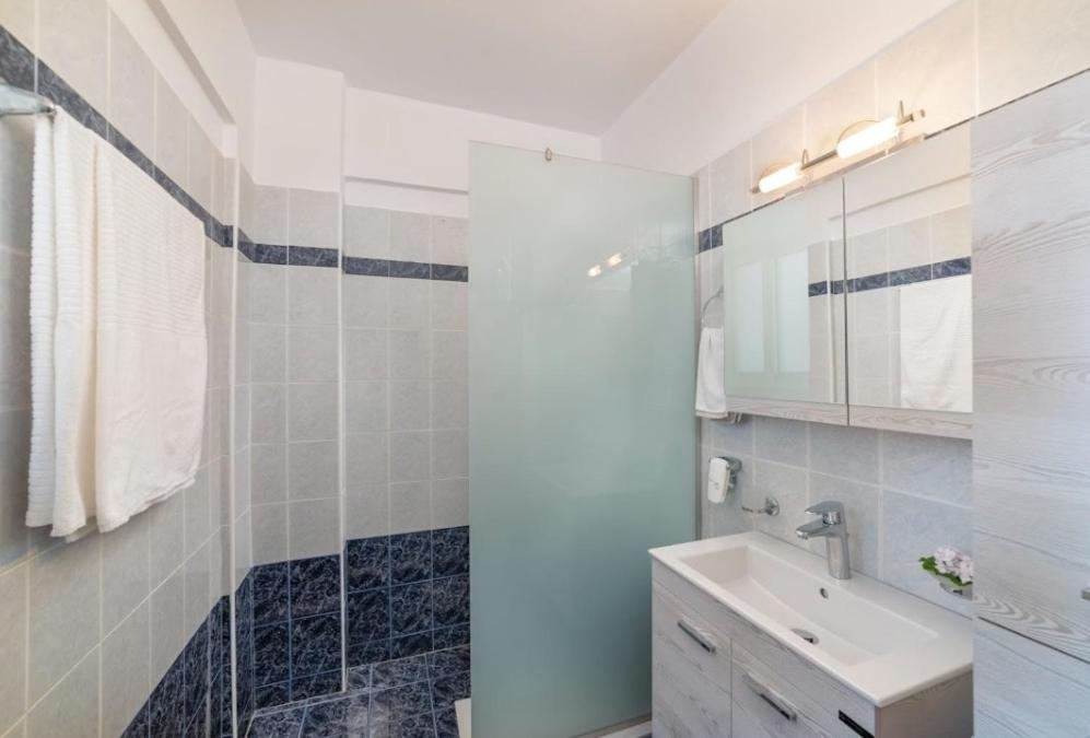 Villa Kermes Heated Pool Kournás Екстериор снимка